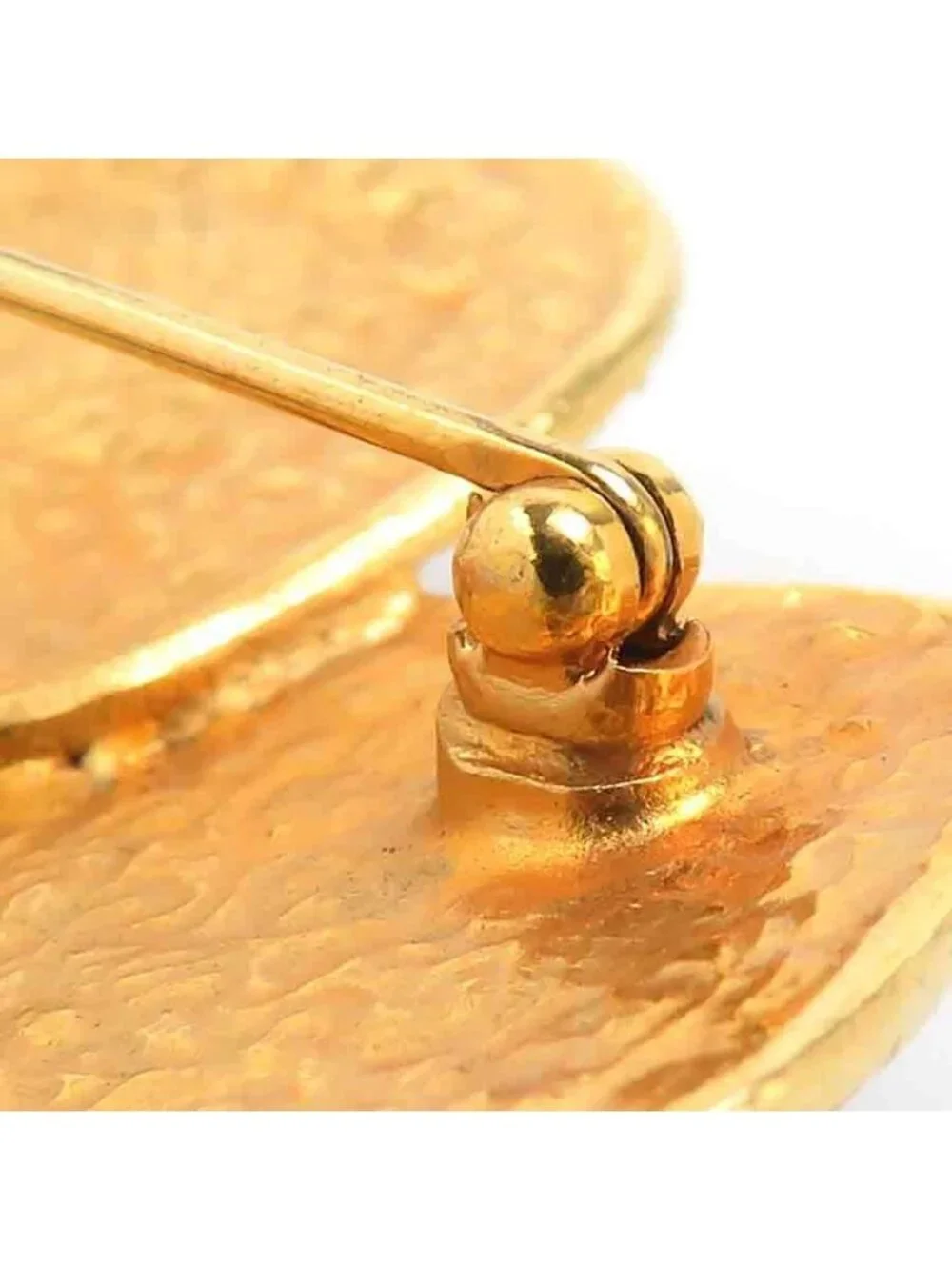 Chanel Brooch Gold